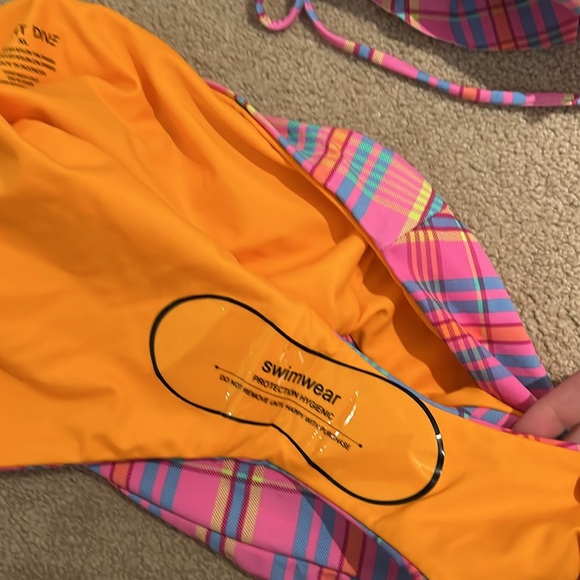 Night dive bathing suit TOP IS L AND BOTTOMS ARE XL - Picture 5 of 6